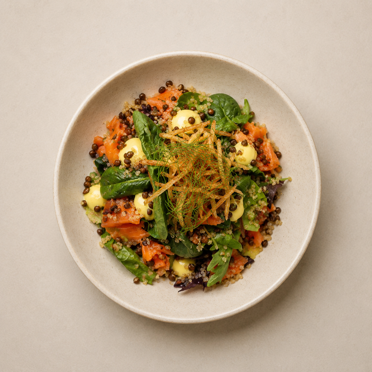 Ensalada de salmón curado