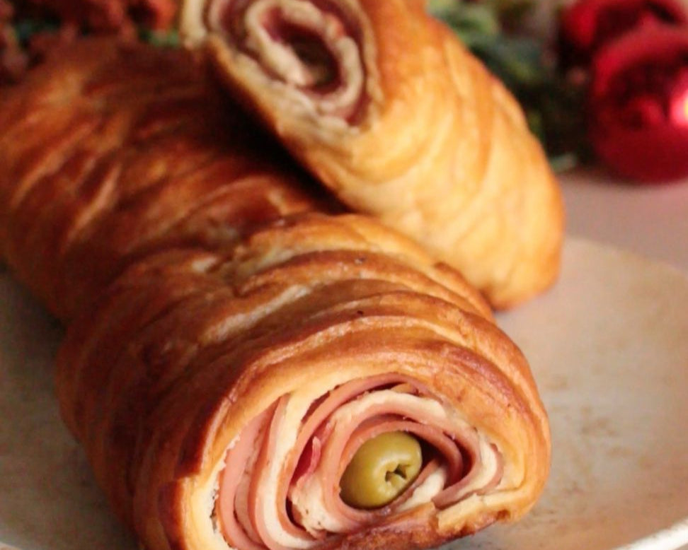 Pan de jamón, aceituna y tocineta