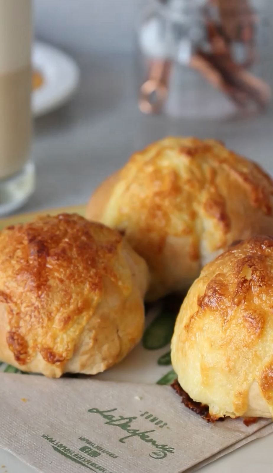 Mogollas de arequipe y queso